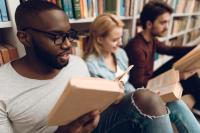 photo: college students reading