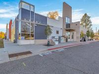 الجزء الخارجي لمكتبة فرع ويستوود