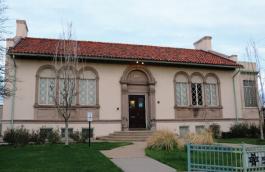 Color photo of the front exterior of Byers Branch Library