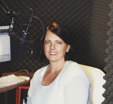 photo of voice actor Cassandra Campbell